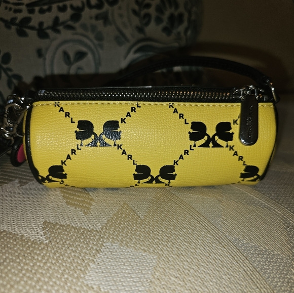 NWOT K arl Lagerfeld Barrel Wristlet